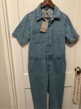 Everlane light wash denim NWT size 4 jumpsuit